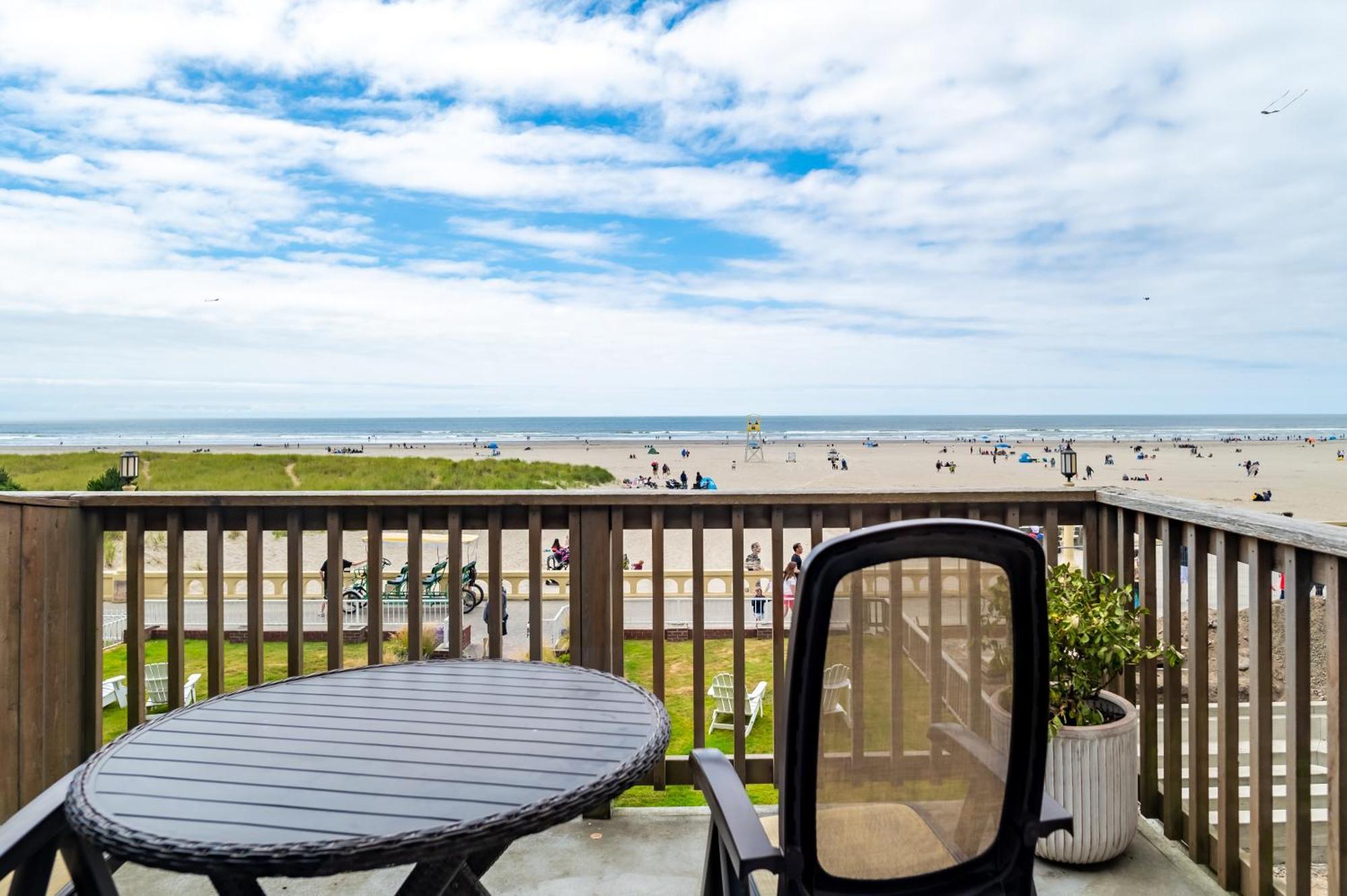 Inn At The Prom Oceanfront Seaside Exterior photo