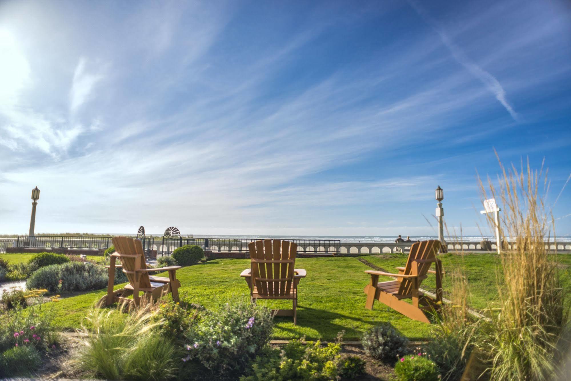 Inn At The Prom Oceanfront Seaside Exterior photo